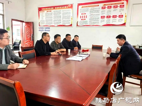 平輿縣民政局局長李松勇深入結(jié)對(duì)幫扶村調(diào)研指導(dǎo)秋收工作