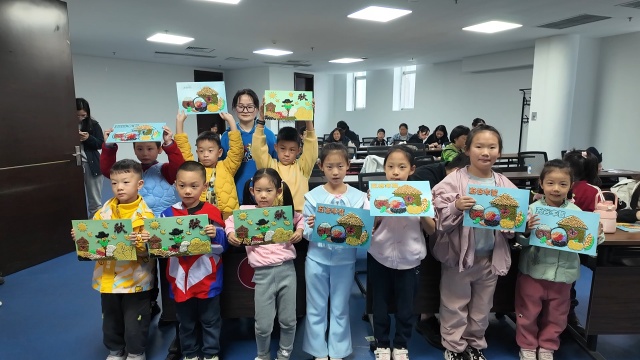 駐馬店市總工會(huì)開(kāi)展“美生活”五谷糧食畫(huà)非遺體驗(yàn)活動(dòng)