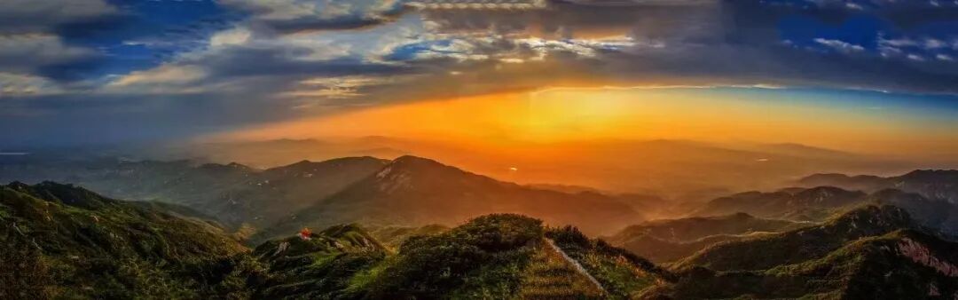 暮色漫過(guò)白云山，來(lái)這里感受云端與晚風(fēng)