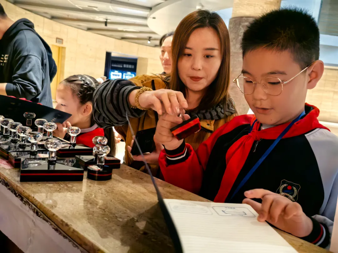 探秘蔡國(guó)六百年，觸摸天中古文明 ——駐馬店市博物館“天中晚報(bào)小記者”觀展尋寶系列活動(dòng)進(jìn)行時(shí)