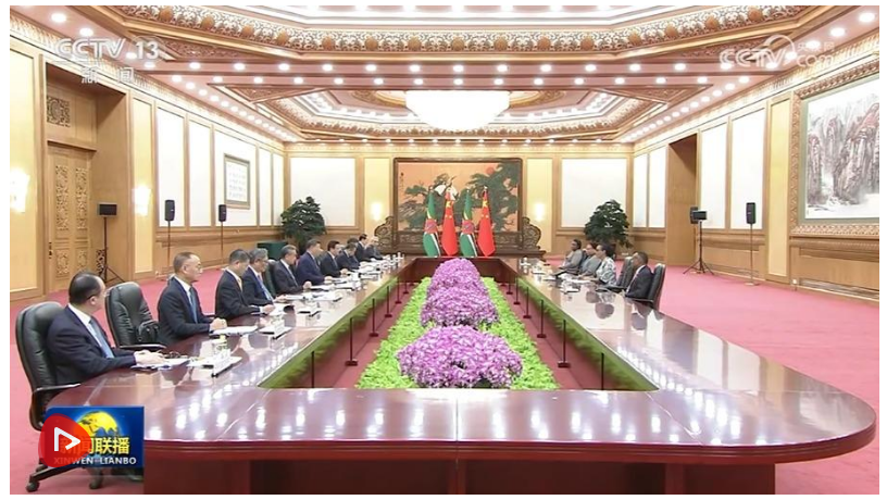 習(xí)近平會見多米尼克總統(tǒng)伯頓