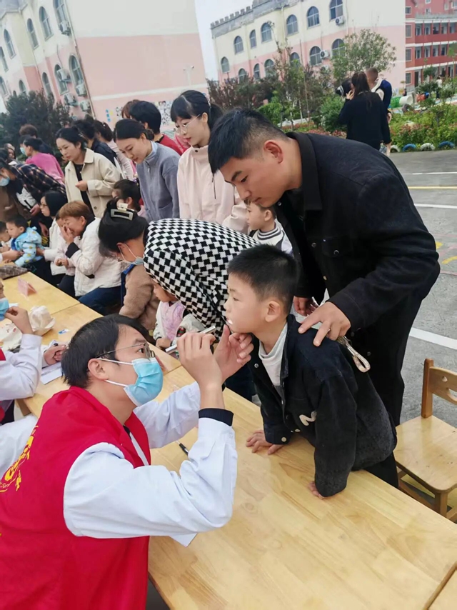 駐馬店市中醫(yī)院走進(jìn)幼兒園開(kāi)展 “五小” 專(zhuān)項(xiàng)行動(dòng) 守護(hù)兒童健康