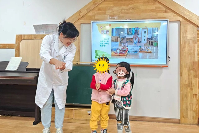 “手”護(hù)成長(zhǎng)，健康相伴：駐馬店市第一人民醫(yī)院風(fēng)濕免疫科走進(jìn)恒基名都幼兒園開(kāi)展健康科普活動(dòng)