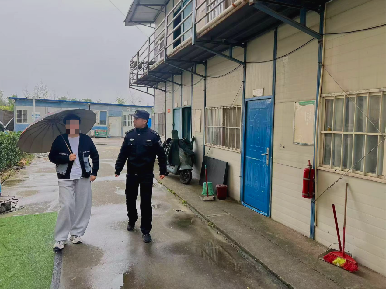 駐馬店市公安局示范區(qū)分局護航工地建設(shè)安全