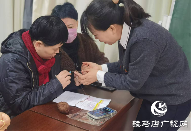驛城區(qū)：非遺鉤編點(diǎn)亮殘疾人心燈