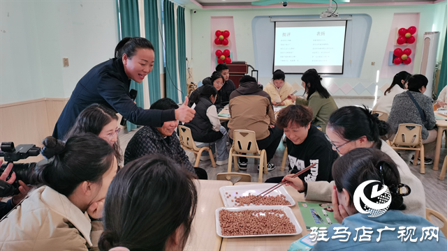  孩子入園家長(zhǎng)入校，駐馬店開(kāi)發(fā)區(qū)偉才幼兒園開(kāi)啟“雙師型學(xué)校”教育新模式