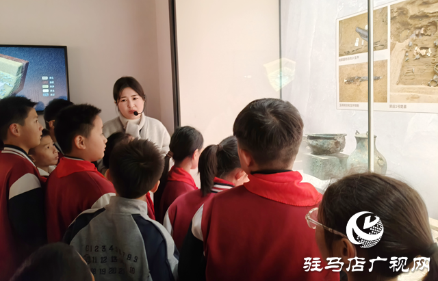 駐馬店經(jīng)濟(jì)開發(fā)區(qū)金雀路小學(xué)開展“探尋蔡國(guó)歷史 感受文化魅力”親子主題實(shí)踐活動(dòng)?