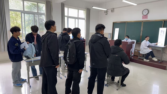 駐馬店市第二中醫(yī)院——健康體檢中心周末赴校服務(wù) 為農(nóng)業(yè)工程職業(yè)學(xué)院學(xué)生健康護(hù)航?