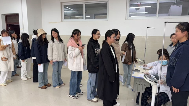 駐馬店市第二中醫(yī)院——健康體檢中心周末赴校服務(wù) 為農(nóng)業(yè)工程職業(yè)學(xué)院學(xué)生健康護(hù)航?