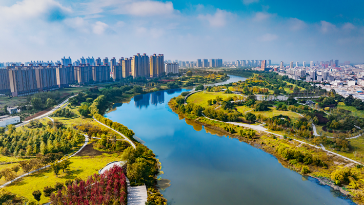 縣區(qū)動態(tài) | 秋日晴光好 斑斕入畫來