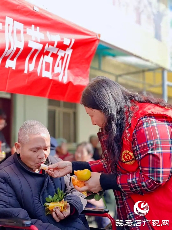 平輿縣身邊好人協(xié)會攜射橋鎮(zhèn)第一小學(xué)師生志愿者赴敬老院送溫暖
