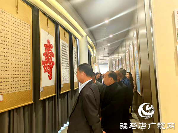 平輿縣舉辦“我們的節(jié)日·重陽”暨第三屆老年書法繪畫展