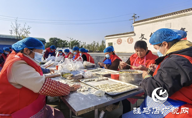柴坡村重陽(yáng)餃子宴開席:一碗熱餃暖人心 敬老美德潤(rùn)?quán)l(xiāng)鄰