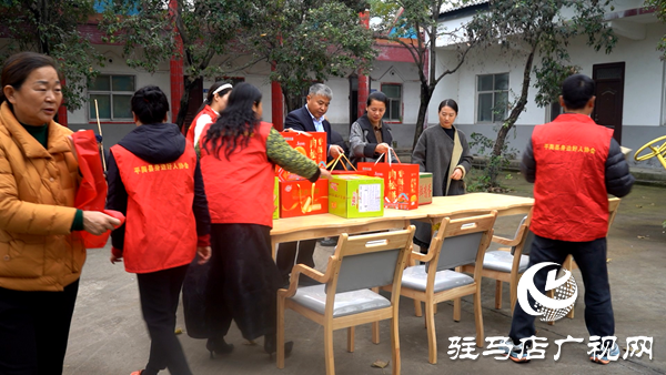 平輿縣身邊好人協(xié)會(huì)重陽(yáng)節(jié)到東皇街道敬老院開(kāi)展“弘揚(yáng)敬老美德 情暖重陽(yáng)佳節(jié)”主題活動(dòng)