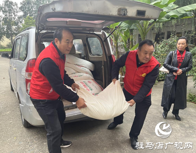 ??驛城區(qū):多部門開展敬老活動 重陽節(jié)愛暖“夕陽”