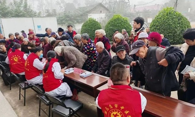 暖心義診踐初心 健康科普惠民生——駐馬店市中醫(yī)院開(kāi)展系列惠民行動(dòng)守護(hù)群眾健康