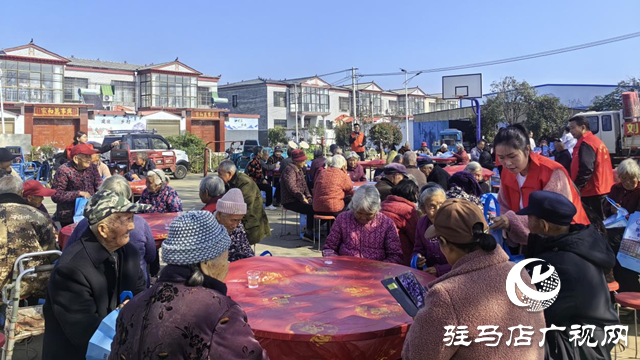 柴坡村重陽餃子宴開席:一碗熱餃暖人心 敬老美德潤?quán)l(xiāng)鄰