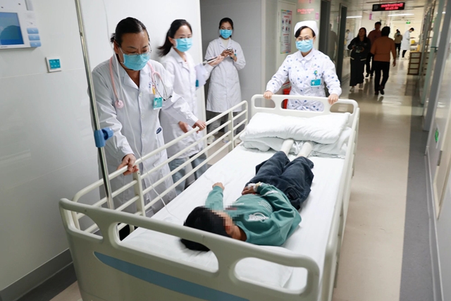 駐馬店市中心醫(yī)院組織開展2025年醫(yī)院感染暴發(fā)應(yīng)急處置演練