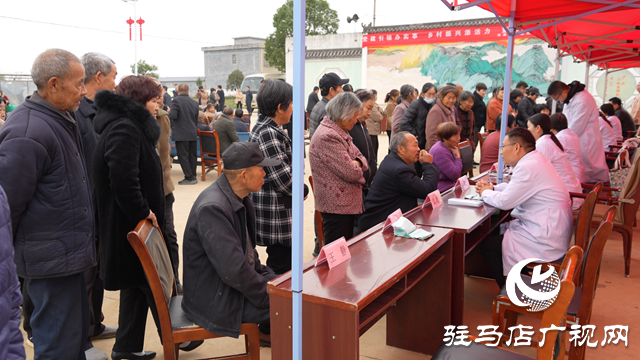 省直機(jī)關(guān)后勤保障中心赴泌陽縣高邑鎮(zhèn)小屯村開展重陽節(jié)活動(dòng)