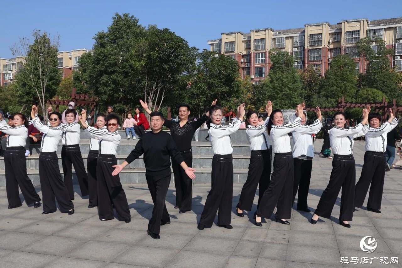 正陽縣賀“重陽”銀齡行動體育健身主題活動舉行