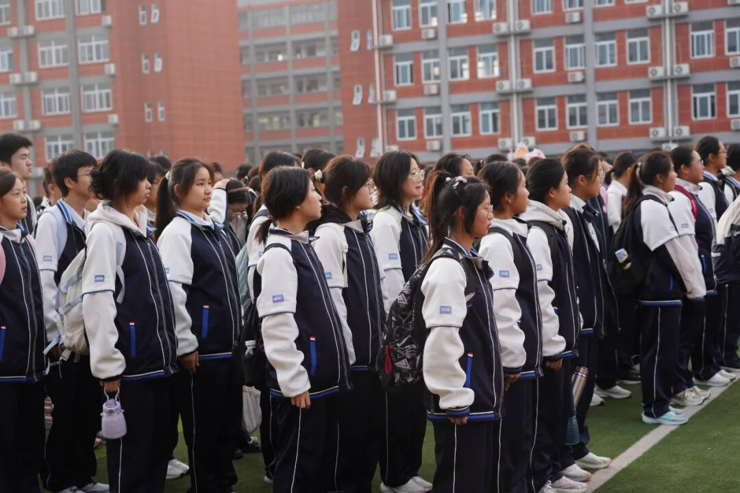 駐馬店市第二高級(jí)中學(xué)這場(chǎng)“行走的思政課”獲贊無(wú)數(shù)
