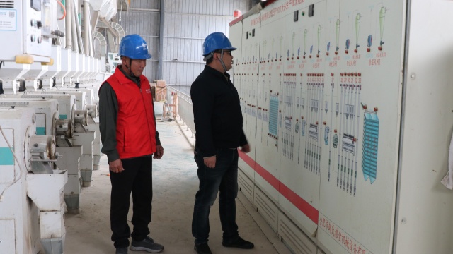 國(guó)網(wǎng)正陽(yáng)縣供電公司：主動(dòng)走訪“送良方”護(hù)航企業(yè)度冬峰