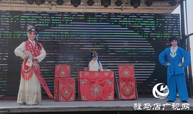 省豫劇院青年團送戲下鄉(xiāng) 柴坡村民樂享文化盛宴