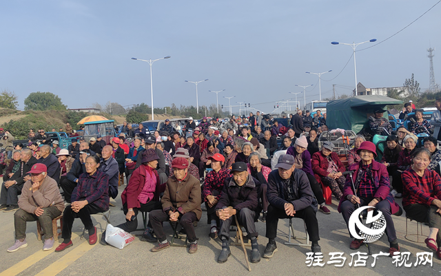 省豫劇院青年團送戲下鄉(xiāng) 柴坡村民樂享文化盛宴