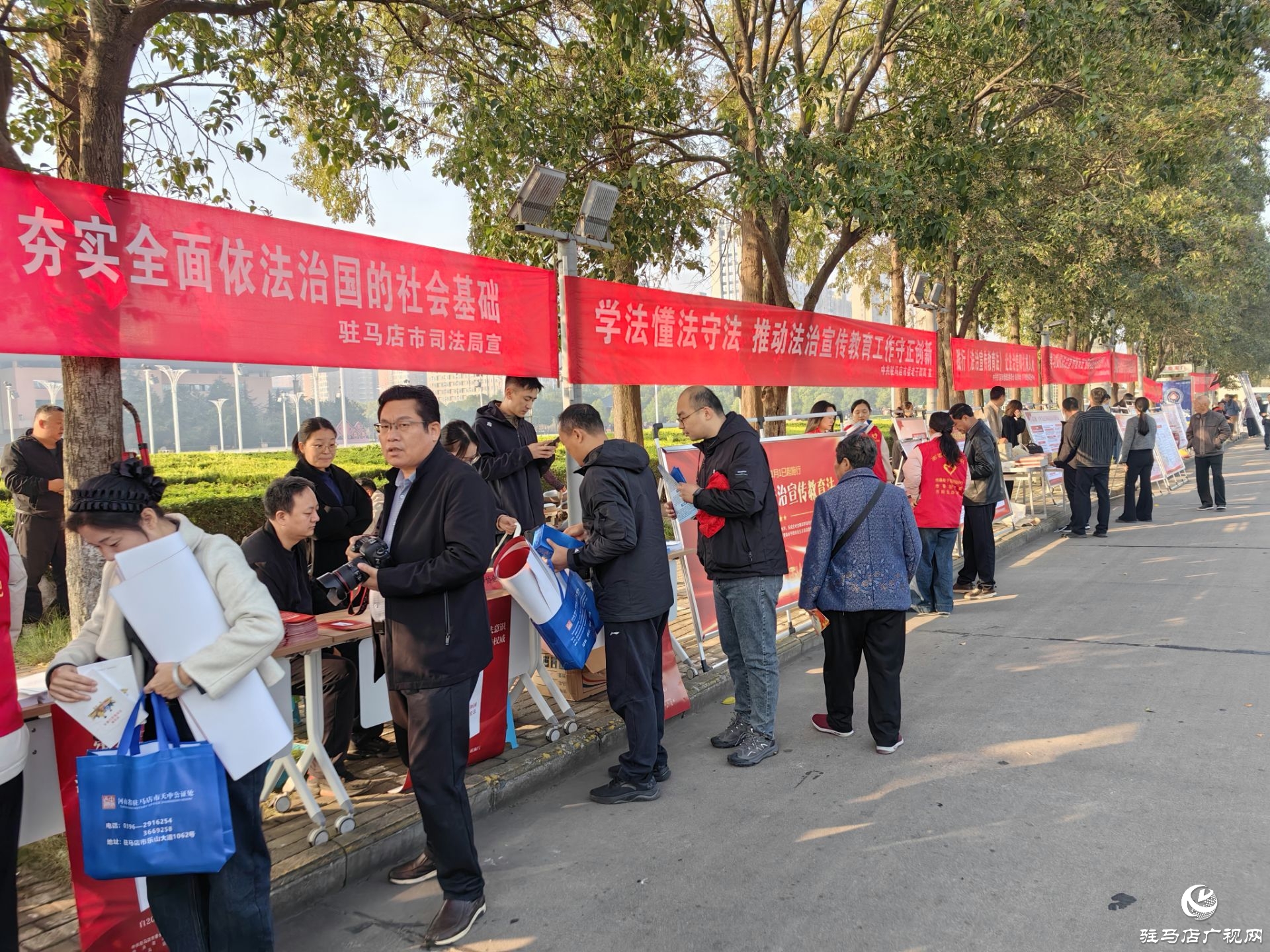 我市開展《中華人民共和國(guó)法治宣傳教育法》集中宣傳活動(dòng)