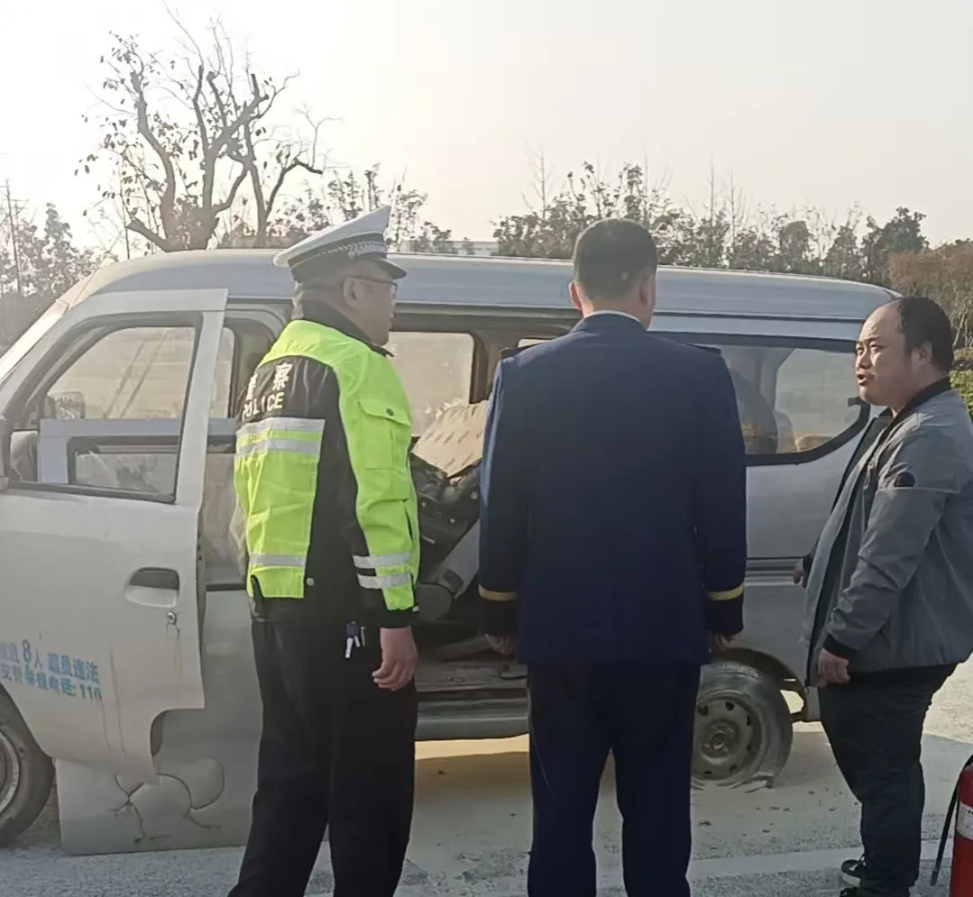 遂平高速驚魂：交警、高速與消防的生死時速救援