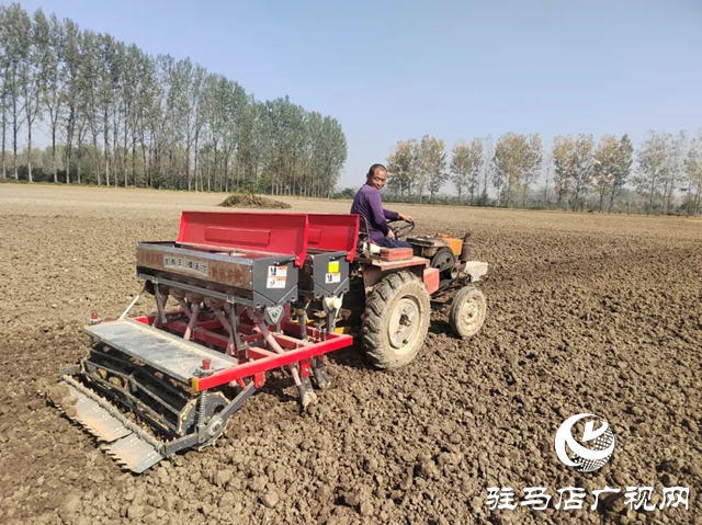 正陽縣:搶抓農時播種小麥