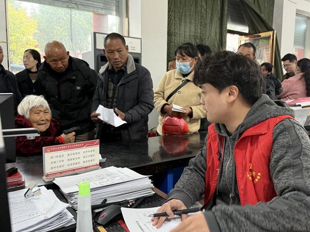 驛城區(qū)諸市鎮(zhèn)開(kāi)展殘疾證集中辦理?志愿服務(wù)活動(dòng)