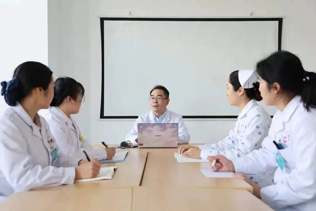 從“走路腿軟”到化險(xiǎn)為夷——駐馬店11歲白血病女孩經(jīng)歷30天生命接力