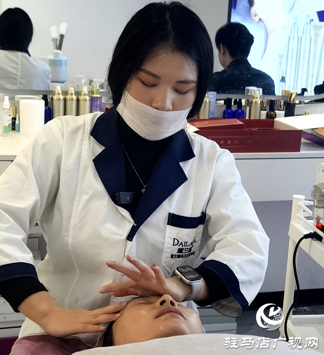 告別冬日“肌”渴:護(hù)膚達(dá)人分享護(hù)膚秘訣?