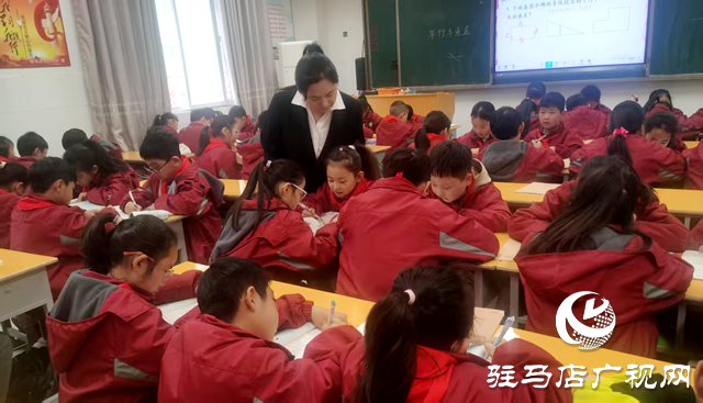 何國用:數載耕耘育桃李 初心如磐鑄師魂