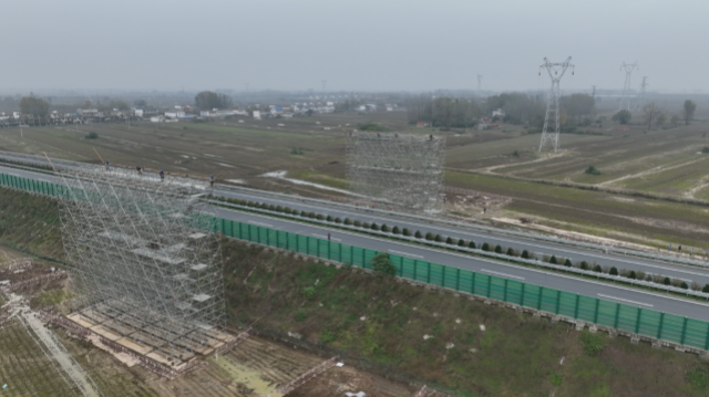 國網(wǎng)駐馬店供電公司：高效實施跨越施工 助推重點工程建設