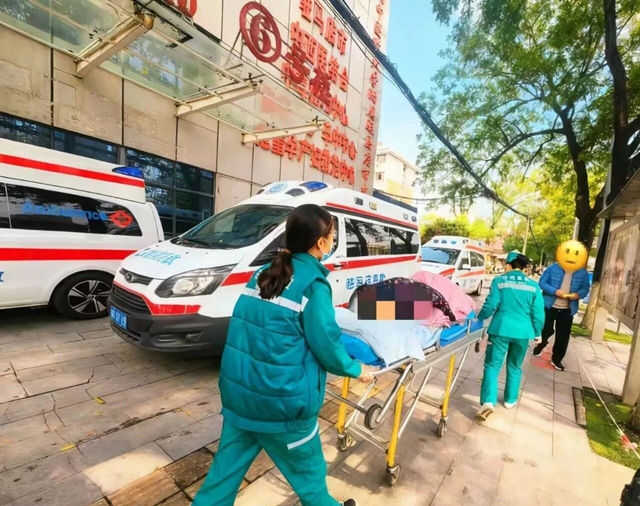 中醫(yī)護(hù)航，“醫(yī)”路安心！駐馬店市中醫(yī)院首單非急救醫(yī)療轉(zhuǎn)運圓滿啟航！