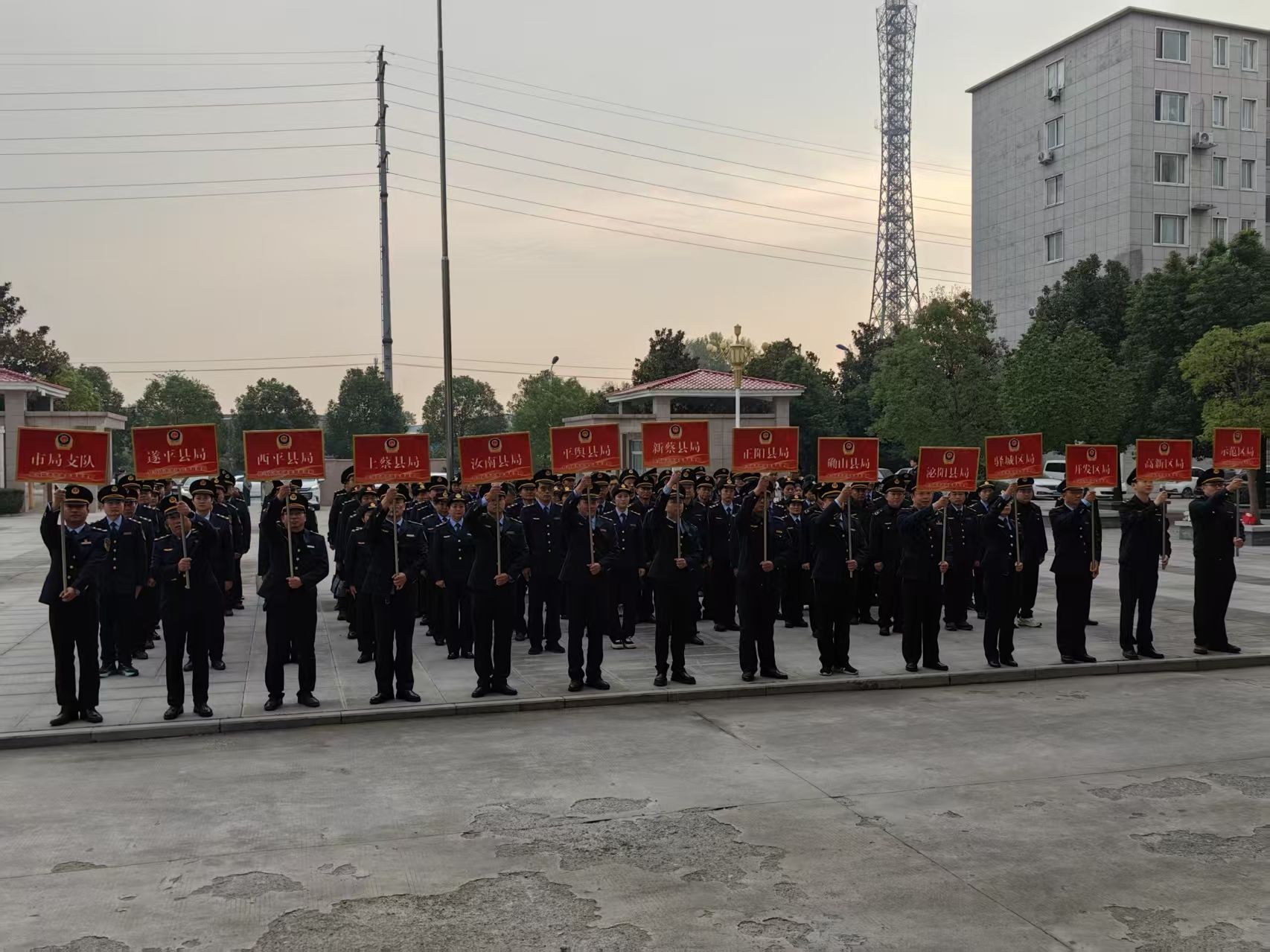 同臺競技展風(fēng)采 精準(zhǔn)監(jiān)管護(hù)民生 ——我市舉辦2025市場監(jiān)管系統(tǒng)專項(xiàng)技能競賽