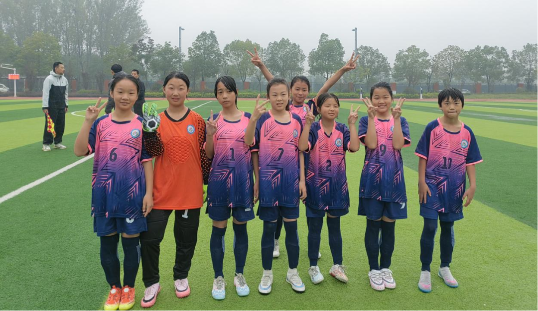  綠茵競風(fēng)采 拼搏鑄華章——駐馬店市第五十一小學(xué)第九屆“市長杯”校園足球聯(lián)賽賽后紀(jì)實(shí)