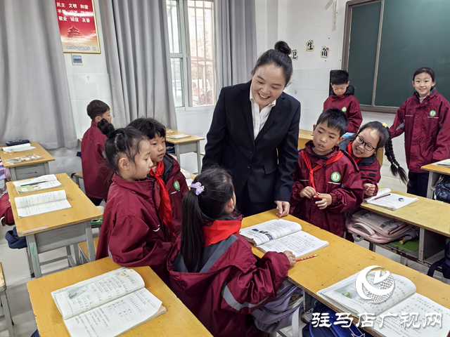 肖貝貝：匠心潤桃李 厚德譜華章