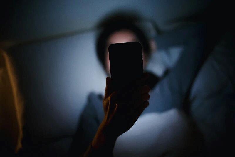 30歲小伙長(zhǎng)期熬夜智力退回3歲 年輕人患“腦膜炎”病例為何頻發(fā)？