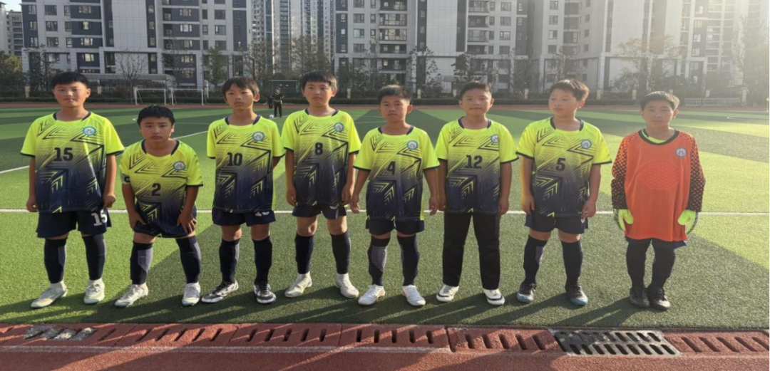  綠茵競風(fēng)采 拼搏鑄華章——駐馬店市第五十一小學(xué)第九屆“市長杯”校園足球聯(lián)賽賽后紀(jì)實(shí)