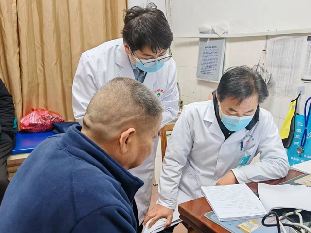 “聚焦織網(wǎng) 同質(zhì)發(fā)展”駐馬店市中心醫(yī)院專家團(tuán)隊走進(jìn)確山縣婦幼保健院