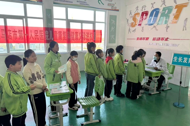 童心向暖 護(hù)航成長(zhǎng)：兒童康復(fù)科聯(lián)合市紅十字會(huì)走進(jìn)校園開(kāi)展愛(ài)心普查活動(dòng)