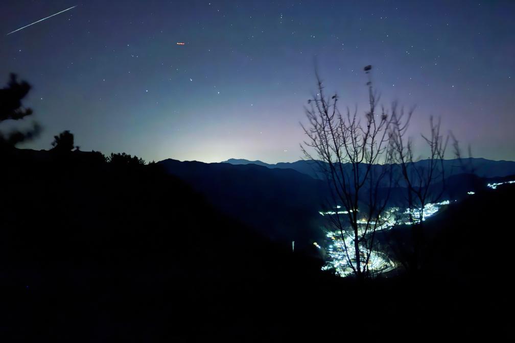 一大波美圖來了，他們在我國北方多地拍到了極光！