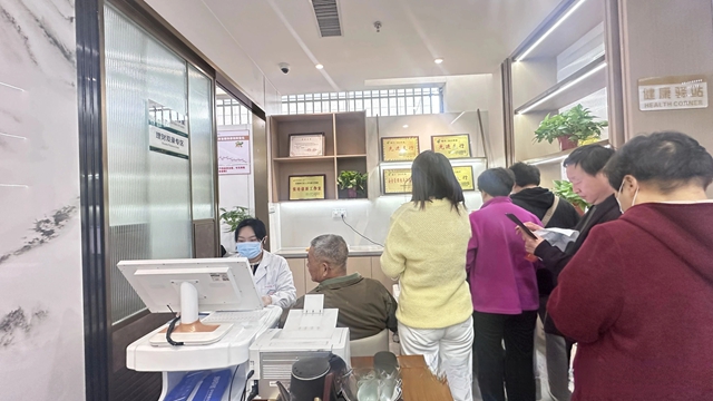 醫(yī)企同心護(hù)健康 服務(wù)無界暖人心——駐馬店市第二中醫(yī)院健康體檢中心上門服務(wù)書寫責(zé)任擔(dān)當(dāng)