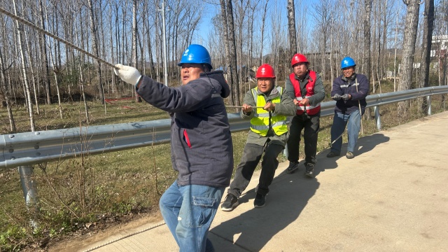 國(guó)網(wǎng)泌陽(yáng)縣供電公司:加快電網(wǎng)建設(shè) 備戰(zhàn)迎峰度冬