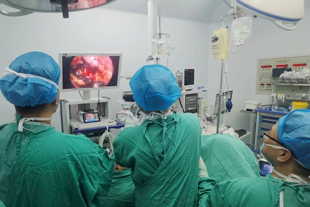 首例突破！駐馬店市中心醫(yī)院成功實施高難度全腹腔鏡下左腎腫瘤合并下腔靜脈Ⅱ級癌栓術(shù)