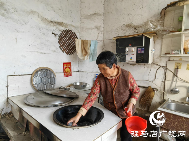 【天中光榮榜】李小妮：沒有圍墻的院子 勝過(guò)親人的鄰里