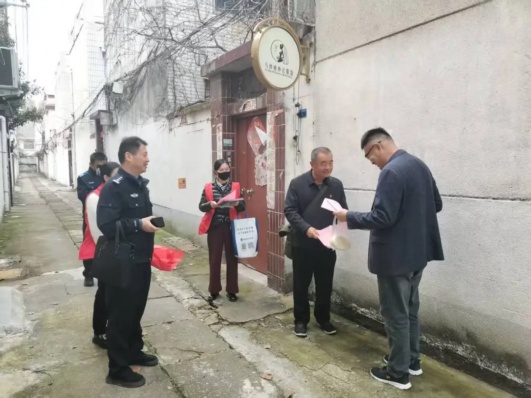 確山縣公安局開(kāi)展集中禁毒宣傳活動(dòng)